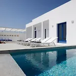 Thadeos With Private Jetted Pool فيلة