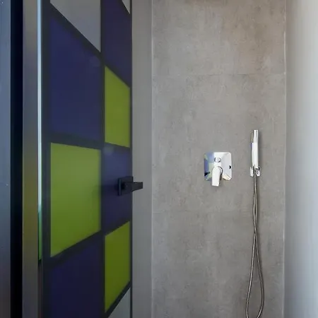 빌라 Thadeos With Private Jetted Pool *