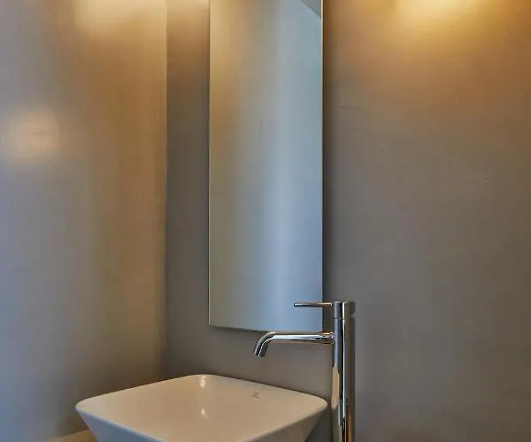 Villa Thadeos With Private Jetted Pool *