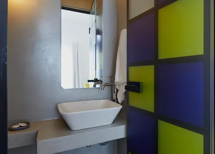 Thadeos With Private Jetted Pool * Fira (Santorini)