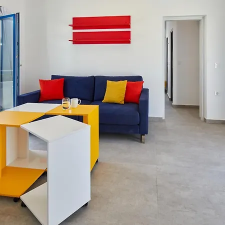 Thadeos With Private Jetted Pool סנטוריני