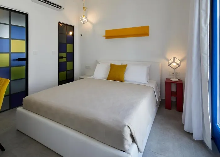 Thadeos With Private Jetted Pool *