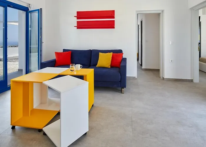 Thadeos With Private Jetted Pool サントリーニ