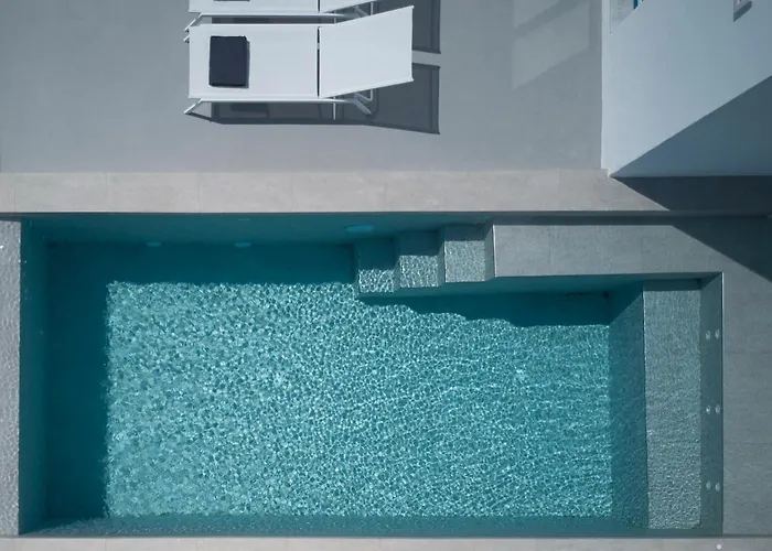 Thadeos With Private Jetted Pool