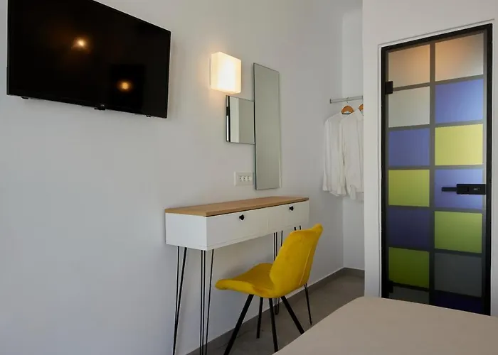 Thadeos With Private Jetted Pool