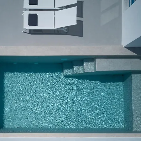 Thadeos With Private Jetted Pool