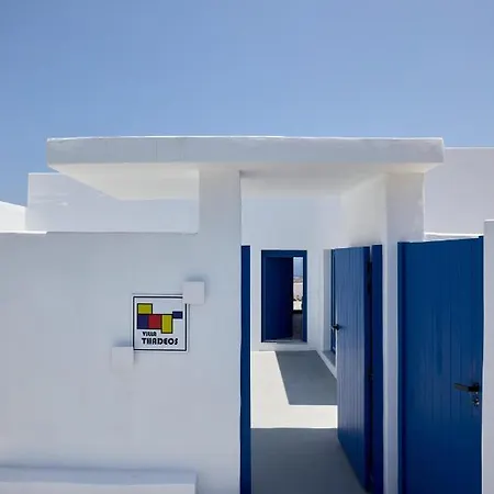 Thadeos With Private Jetted Pool * Firá