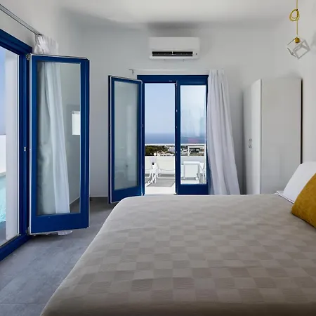 Villa Thadeos With Private Jetted Pool