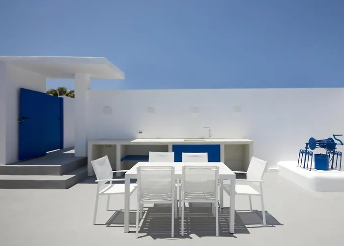 Thadeos With Private Jetted Pool ثيرا