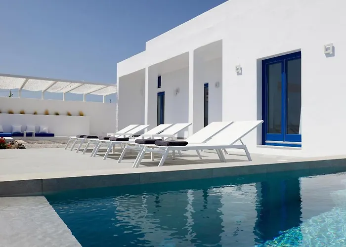 Thadeos With Private Jetted Pool فيلة